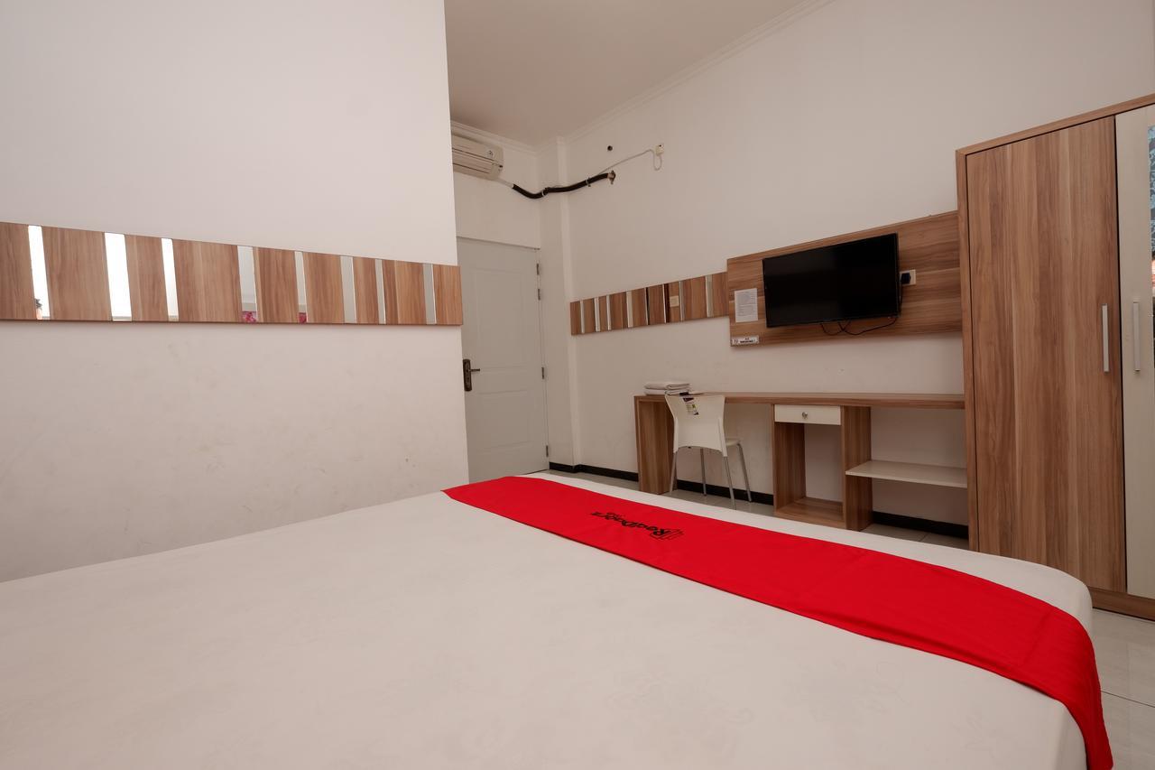 Reddoorz Near Plaza Simpang Lima Hotel Semarang Luaran gambar