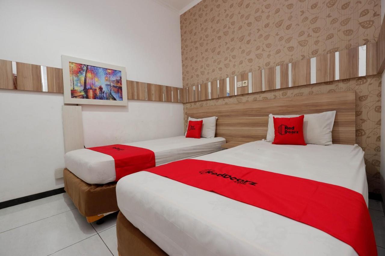 Reddoorz Near Plaza Simpang Lima Hotel Semarang Luaran gambar
