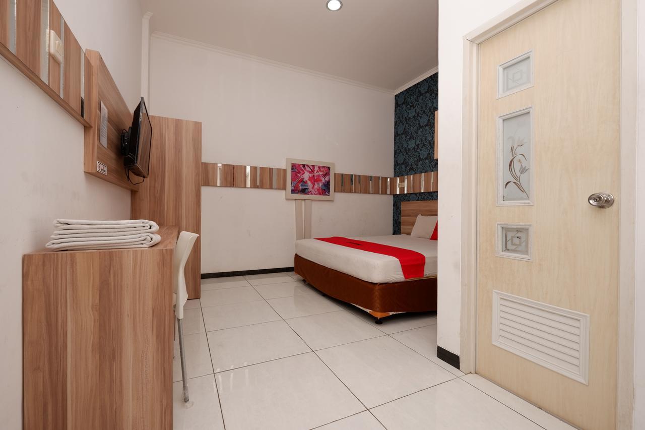 Reddoorz Near Plaza Simpang Lima Hotel Semarang Luaran gambar