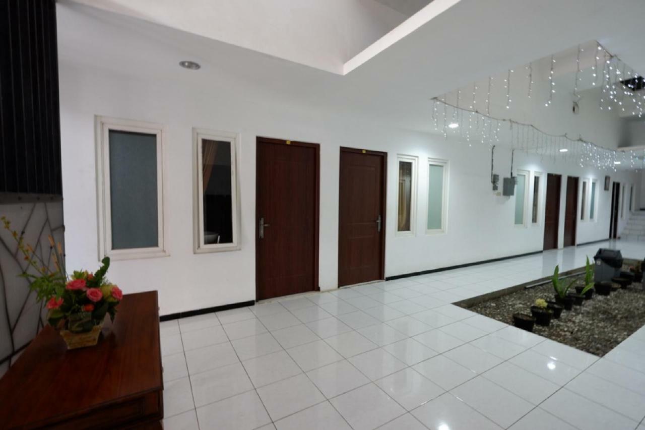 Reddoorz Near Plaza Simpang Lima Hotel Semarang Luaran gambar